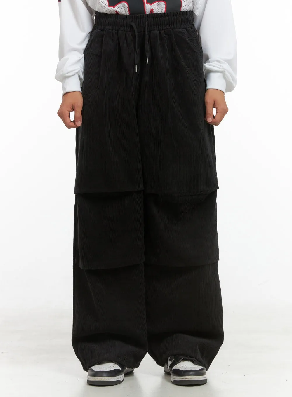 Men's Corduroy Pintuck Parachute Pants (Black) IS420