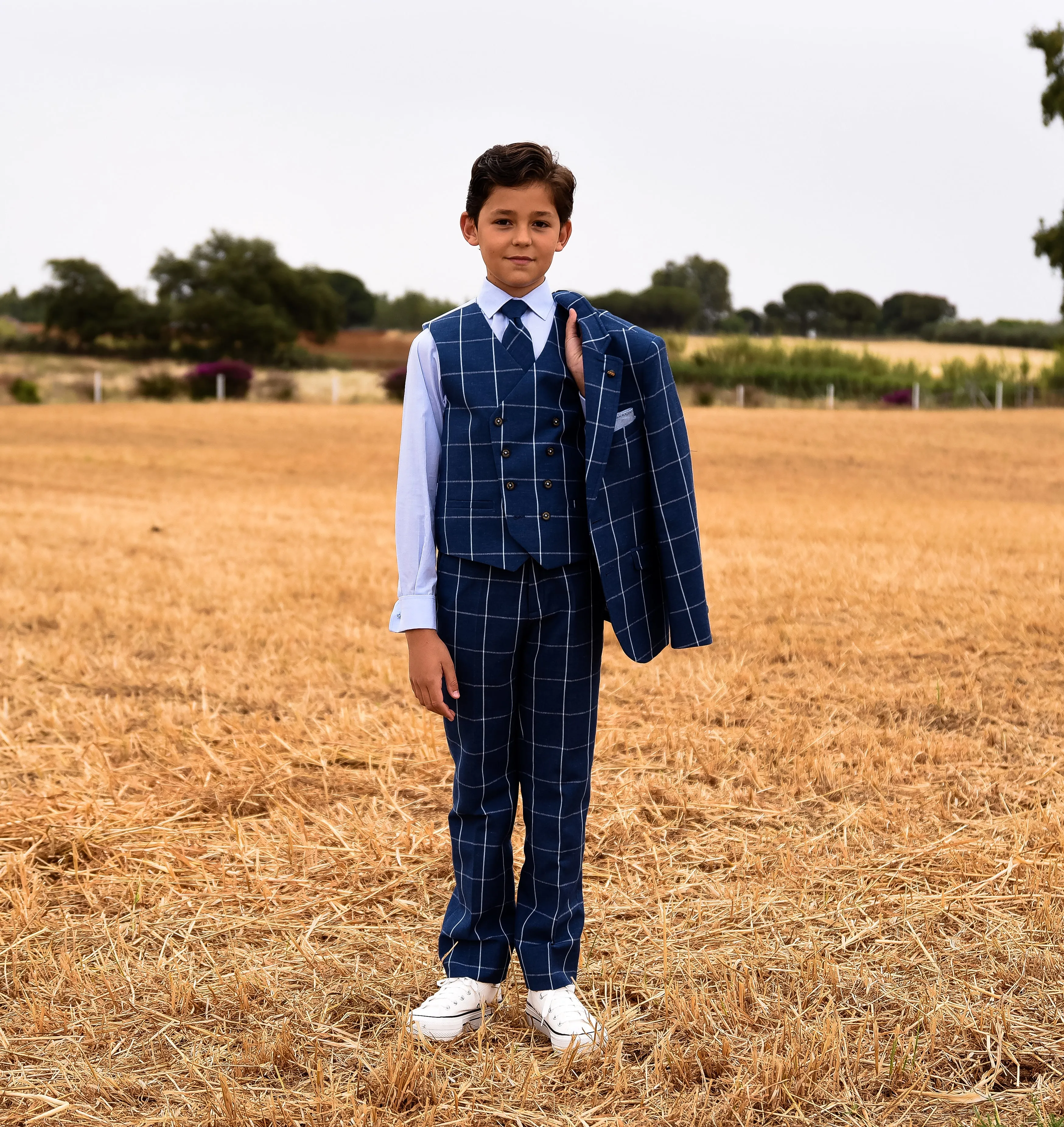 One Varones Boys Dark Blue Check Waistcoat