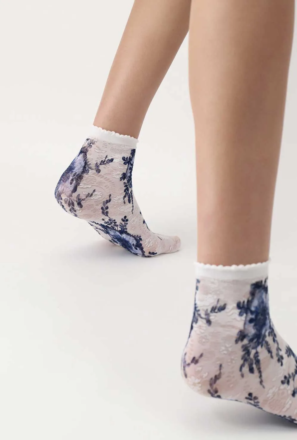 Oroblu Blooming Floral Crew Socks