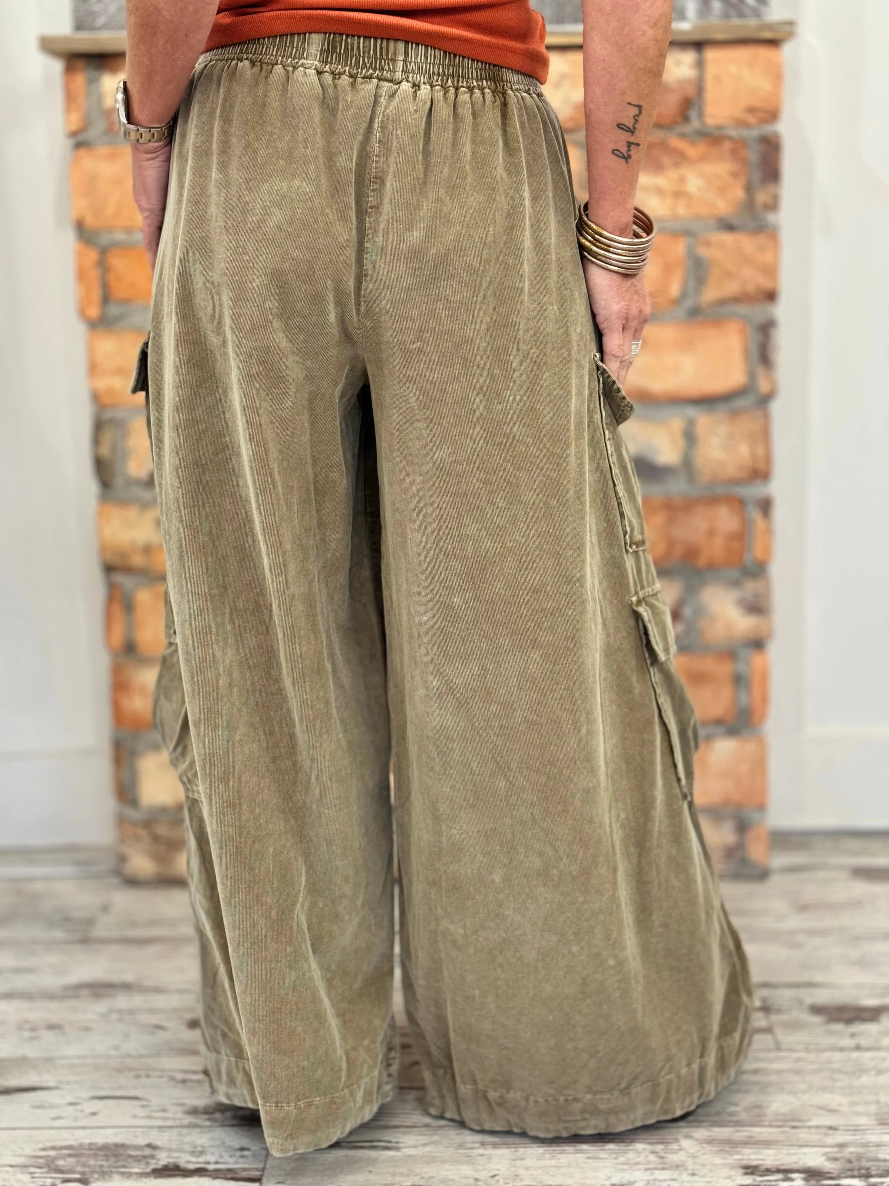 Slouchy Corduroy Wide Leg Jogger Pants in Brown