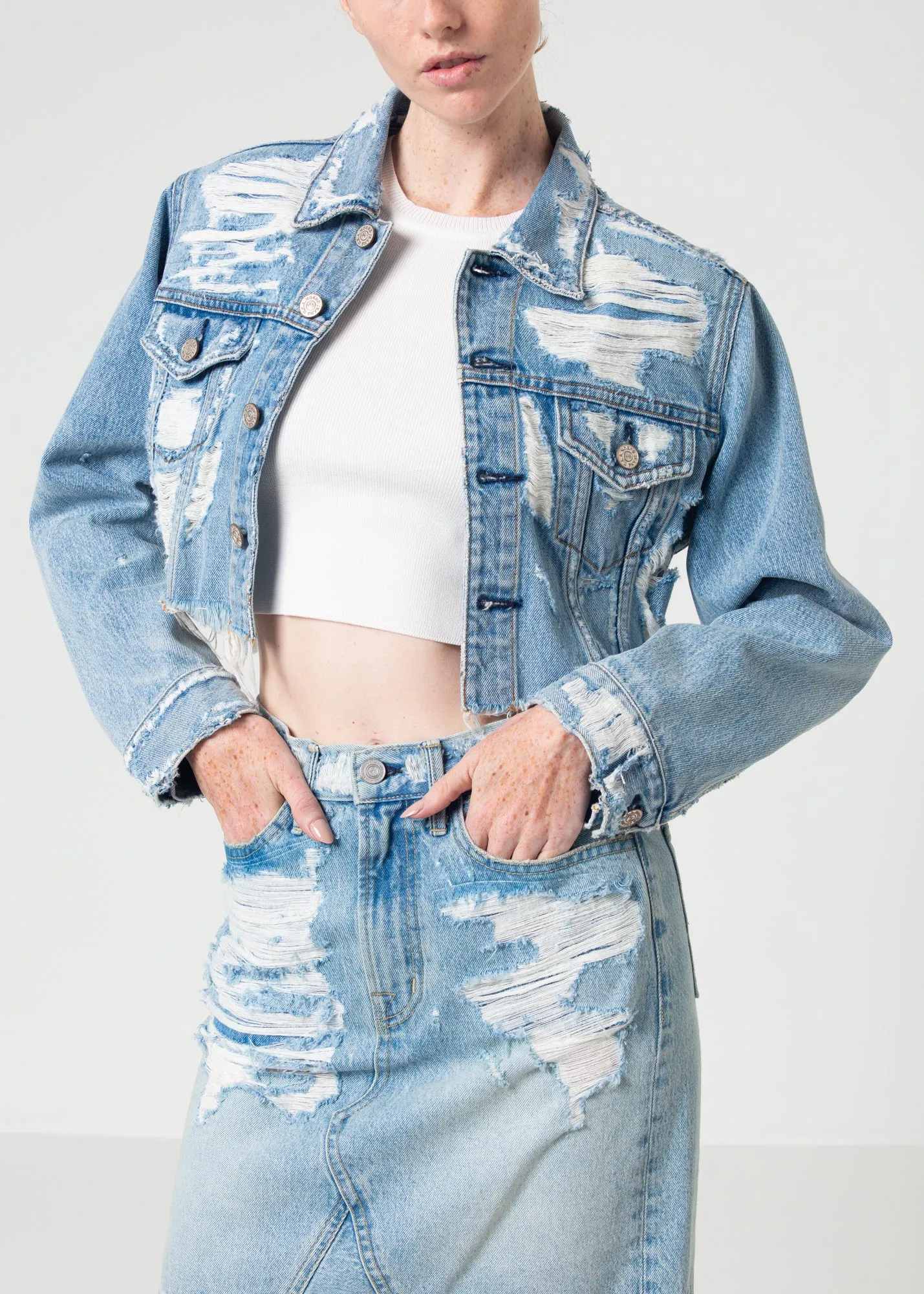 TRACE RAW HEM CROP DENIM JACKET